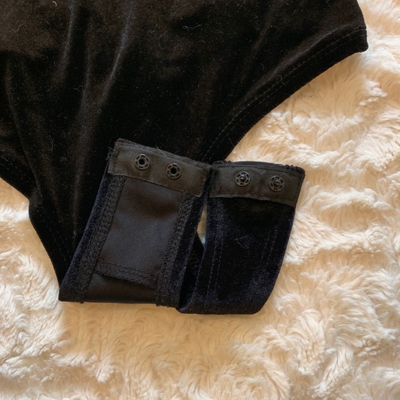 Urban Planet black velvet chocker bodysuit - Picture 5 of 5
